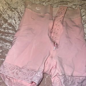 Invisible Mermaid Silhouette Short with Hooks Deluxe Rosé - Mid-leg Shapewear